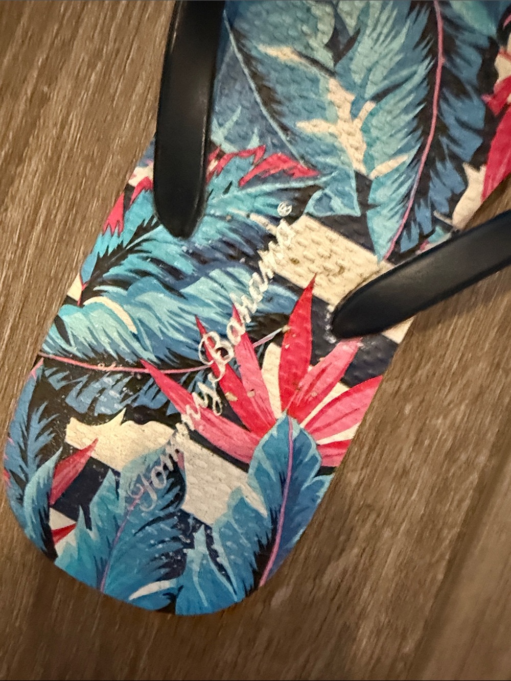 Tommy Bahama Women’s Tropical Print Flip Flops - Navy & Pinkness / Sz 8 - Picture 2 of 4